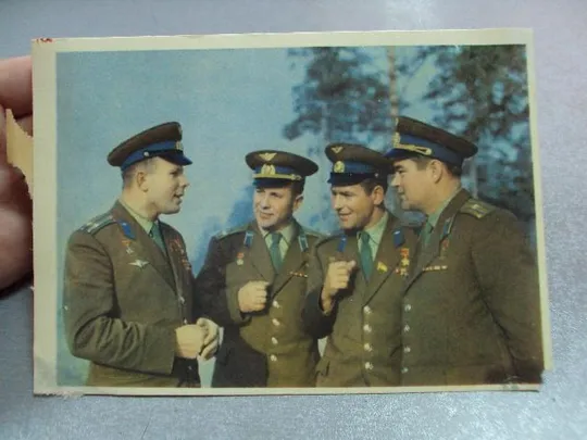 Купити открытка космонавты гагарин титов николаев попович устинова 1963 №12404