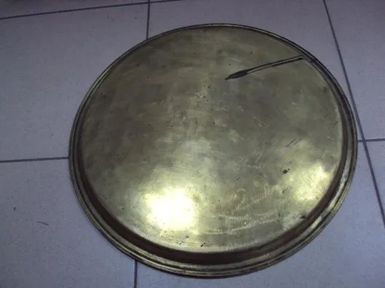 Поднос круглый под самовар латунь клеймо 8 Б.С. высота 2,5 см, диаметр 39,8 см №11487 Інтернет-аукціон