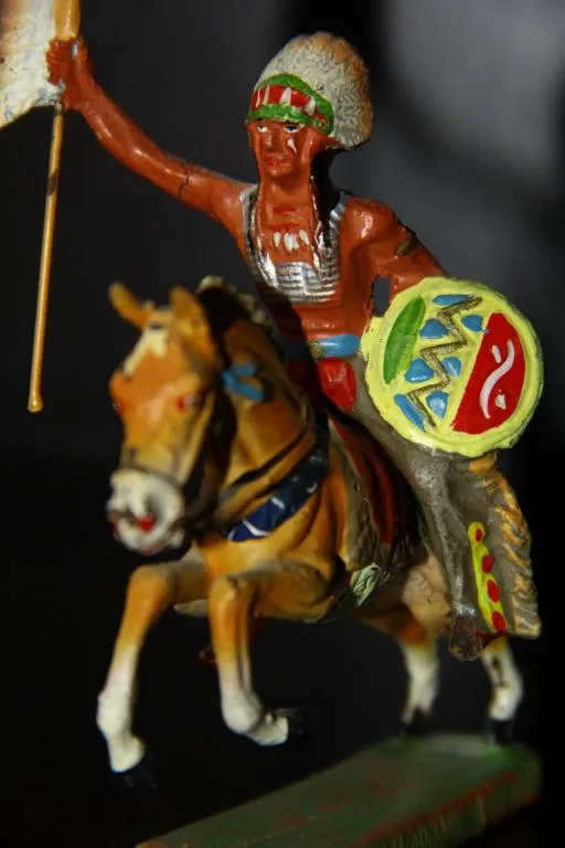 Купити индеец вождь с копьем ELASTOLIN ФРГ (МАССА - КОМПОЗИТ) 40-50ые годы 70-75мм
