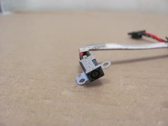 Купити номер0945-35 роз&#039;єм живлення Роз&#039;єм зарядки Гніздо живлення Штекера живлення Зарядний порт Роз&#039;єм адаптера живлення power connecto K1G-3004103-V03 для MSI Katana 17 B12V MS-17L5  оригінал