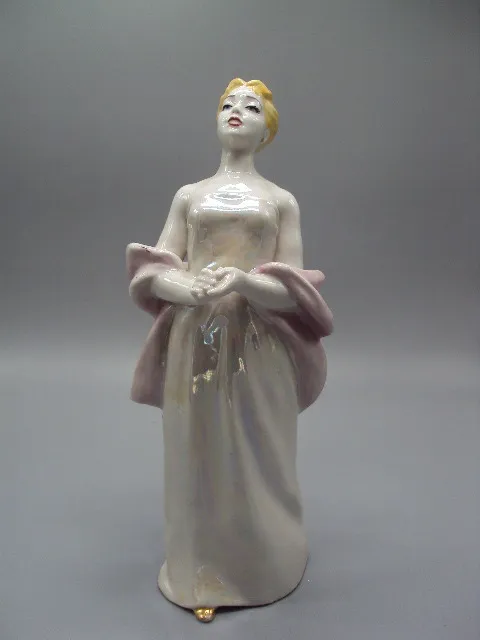 Фигура фарфор статуэтка Старый Киев певица девушка клеймо глобус высота 27 см №15512 Ціна