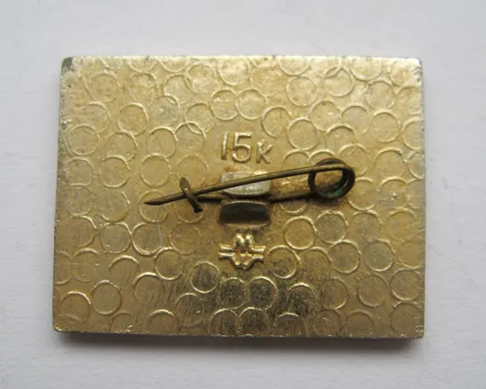 Купити УНИВЕРМАГ - БЕЛЫЙ ЛЕБЕДЬ = ДОНЕЦК = значок СРСР ==