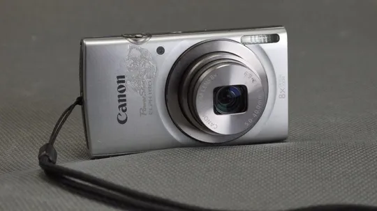 Цифровой фотоаппарат 20.0Mpix Canon Elph 180 + 28–224 мм Canon Zoom lens x8 Вживане Ціна