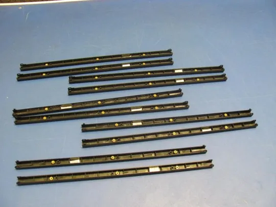 Купити номер1045-6 заглушка 6051B0807401 для HP PROBOOK 650 G1 корпуса захисні елементи петель hinge plugs Hinge caps for a laptop оригінал