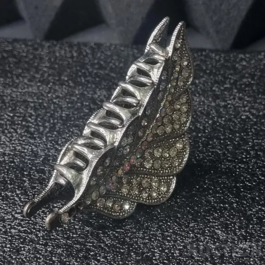 Заколка для волосся у формі листочка Характеристики