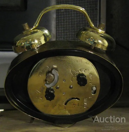 Часы Будильник Hofea механика в прекрасном состоянии !!! Продаж