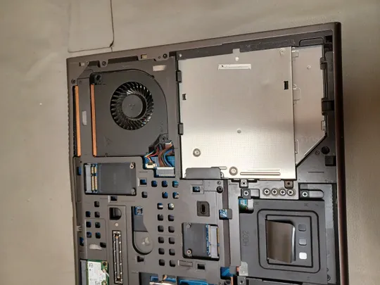 0834 Dell Precision M6800  core  I7-4910MQ 4GB НІМЕЧЧИНА На торгах