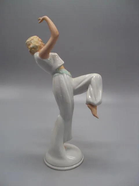 Фигура фарфор статуэтка Schaubach Kunst Германия Кунст танцовщица девушка танцует 23 см №14493 Де купити