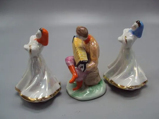 Фигура фарфор статуэтки Дулево танец перепляс музыкант с гармошкой плясуньи и гармонист 3 шт №13639 З аукціону