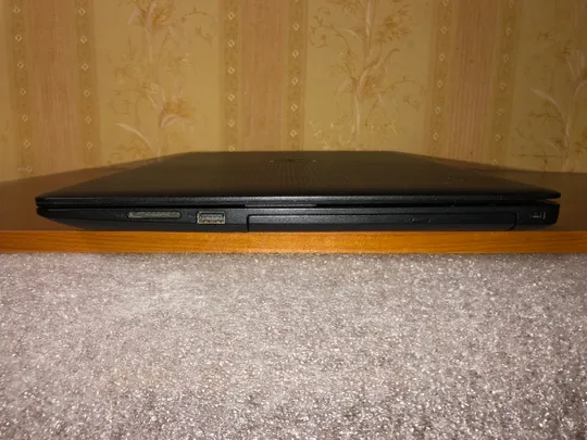 Ноутбук DELL 5580 IPS i3-6006U/ 8GB DDR4 / SSD 240Gb/ HD520+ R7 M460/ 3,5 год. Де купити