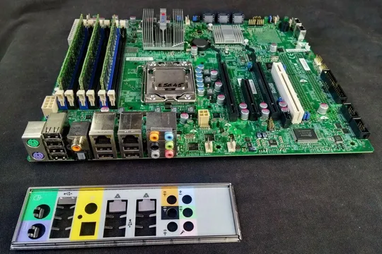 комплект Supermicro C7X58 + 6ядер/12потоков Intel Xeon E5645 2.4MHz + 4Gb DDR3 + др. Інтернет-аукціон
