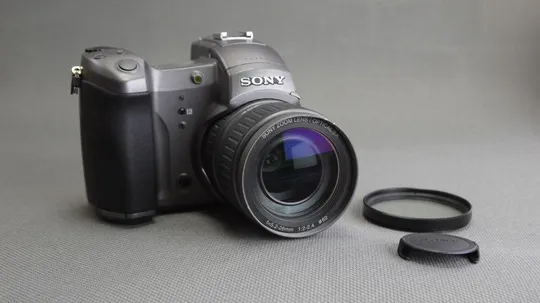 цифровой фотоаппарат Sony DSC-D770 1.5Mpix Sony zoom lens 5.2-26mm/2-2.4 Ф62mm Ціна