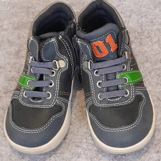Дитячі кросівки Bobbi Shoes розмір 22, Без резерву З аукціону