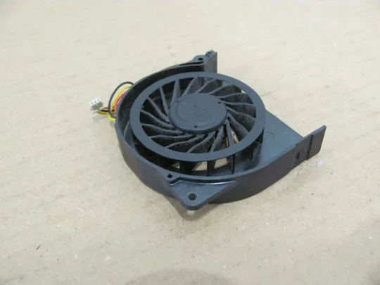 361-36 Вентилятор (кулер, FAN) CA49600-0241 для FUJITSU S760 E751 E752 T731 A572 AH550 AH551 AH701 TH700 E780 T730 T900 T901 оригінал Де купити