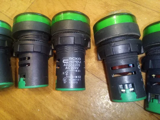 Купити AD22-22DS АРМАТУРА СВІТЛОСИГНАЛЬНА МОНОБЛОЧНА ЛОТ 1ШТ