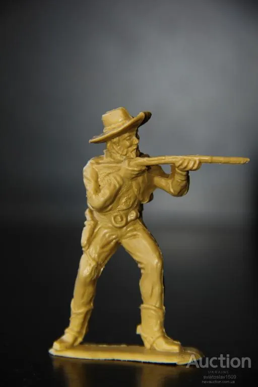 ковбой с ружьем Domplast ФРГ 65-70мм Ціна