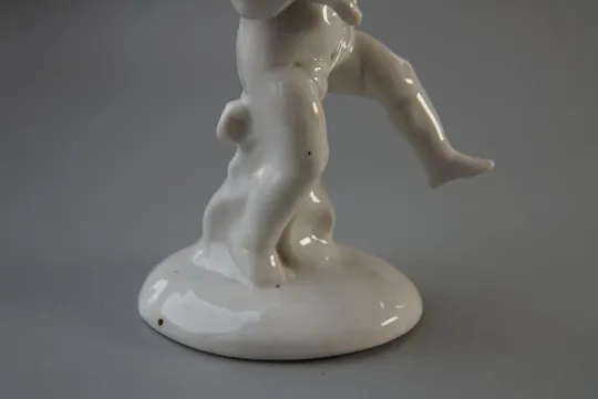 Фигура фарфор статуэтка Германия Wagner and Apel путти мальчик с поросенком свинкой 15,3 см №10052 Характеристики