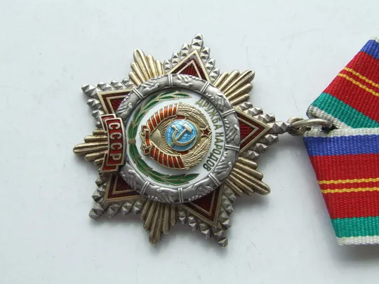 Орден Дружба народов № 9963 на Хрущов В. награждения 1983 года. в колекцию.+ доки. Характеристики