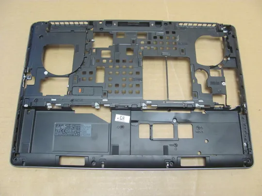 номер0985-2 Кришка дно піддон корпуса Нижний корпус(дно)для ноутбука низ дно поддон Нижняя часть 03K8M9 AM1DI000B02 для Dell Precision 7510 7520 P53F оригінал Ціна