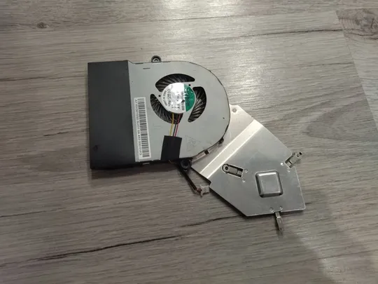 Купити Система охолодження (кулер) для ноутбука Acer Aspıre E5-571 E5-521 E5-531 E5-511 E5-411 V3-472G  (AT15Y001SS0)