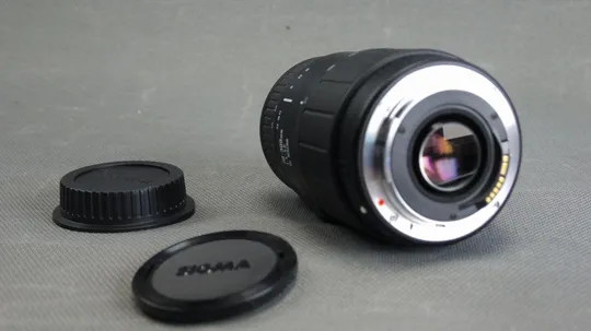 Об'єктив Canon EF телеобъектив Sigma 70-300mm 1:4-5.6 DL Macro MC Ф58mm Japan Вживане Де купити