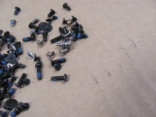 720-5 комплектуюче гвинти для Dell Latitude E5530 оригінал З аукціону