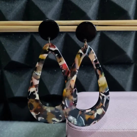 Сережки-краплі з кольоровим візерунком Характеристики