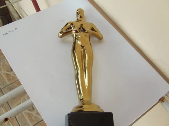 Купити Керамика статуэтка Оскар в позолоте раз. 26 х 9 см. 2010 . гг.