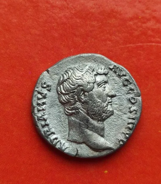 Виктория богиня Победы, денарий,серебряная монета древнего Рима, император Адриан df446 Ціна