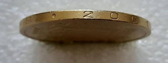 Купити (4719) 1 гривня 2001 викрошка внизу цифри '2' слова '2001' на гурті (1 гривна 2001 брак)