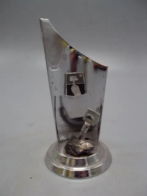 Фигура приз кубок Шахтер отбойный молоток Донецк уголь нержавейка высота 10,4 см №13801 Ціна