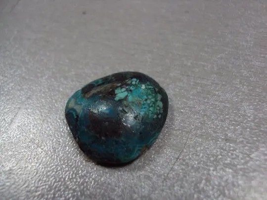 Камень хризоколл зеленый для ювелирных изделий вес 2,62 г размер 6 х 20 х 19 мм №13275 Де купити