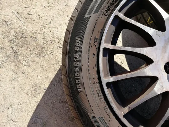 Купити Комплект літніх шин KUMHO ECOWING ES01 на дисках DBV, в гарному стані без будь яких дефектів.