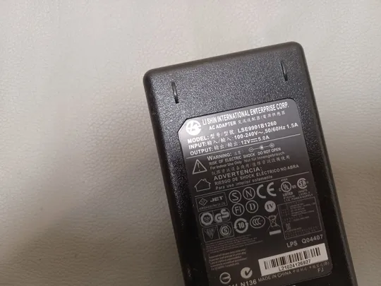 0618 адаптер живлення   12V 2 шт НІМЕЧЧИНА Продаж