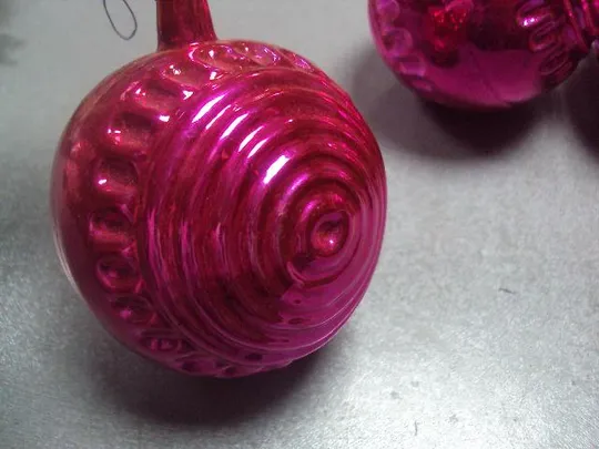 Елочная игрушка подвесная ссср шар рифленый контурный розочки шары рифленные стекло лот 3 шт №10145 Недорого