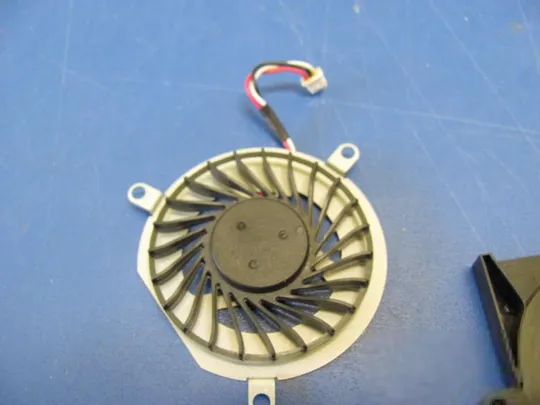 54-35 Вентилятор (кулер, FAN) 6-31-W547S-101 для TERRA (CLEVO) MOBILE 1513 1220361 оригінал З аукціону