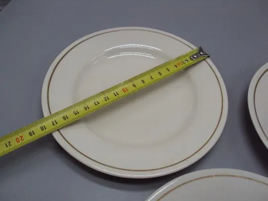 Тарелки фарфор Полонное с золотым ободком тарелка лот 3 шт диаметр 17,6 см №14568 Інтернет-аукціон