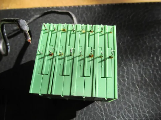 КЛЕМИ ДЛЯ ЗАПОБІЖНИКІВ KDS 3-SI ПІД ПАЙКУ ЛОТ 10 ШТ Характеристики