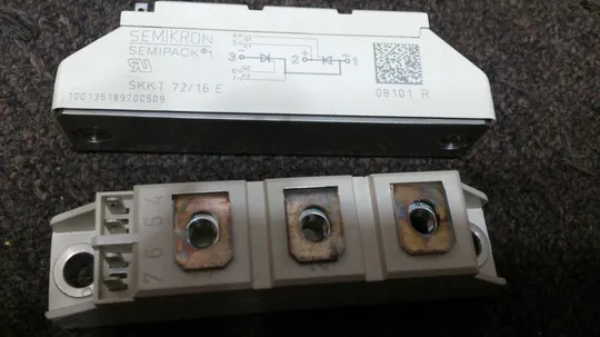 Купити SKKT 72/16 E -  Модуль тиристора, послідовне підключення, 70А, 1.6кВ