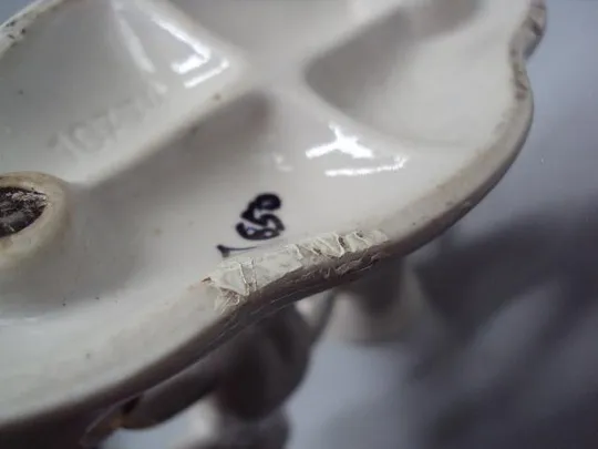 Подсвечник на две свечи фарфор Германия WKCG путти мальчик ребенок WKC Weiss Kuhner 15,9х17,6см №999 З аукціону