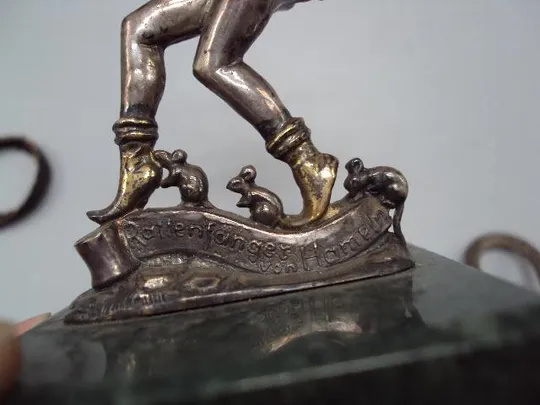 Фигурка серебро на подставке Rattenfanger von Hameln Нильс и крысы сказка Волшебная дудочка №14272 Недорого