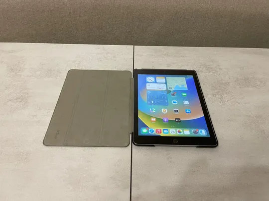 Планшет Apple iPad A1822 MP2F2LL/A (5 Gen., 2017), 9.7&quot;, Apple A9, 2GB, 32GB, Wi-Fi Недорого