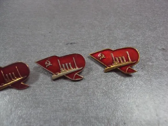 знак крейсер аврора красный флаг лот 4 шт №13182 Продаж