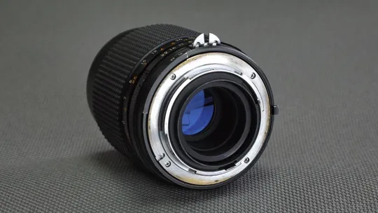 Nikon F светосильный телеобъектив Quantaray (sigma) 135mm/2,8 Ф52mm Вживане З аукціону