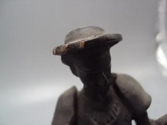 Фигура чугун Касли статуэтка Дон Кихот со шпагой и книгой высота 19 см (№ 757) №14001 Недорого