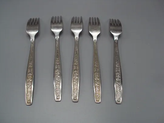 Столовые приборы вилки нерж узор цветы листья листочки нержавейка вилка 19,9 см лот 5 шт №18638в в Україні