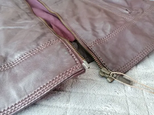 Жіноча шкіряна куртка. Італія (колір коричневий) розмір 44 Характеристики