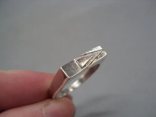Мужской перстень прямоугольное кольцо печатка прямоугольник серебро Украина 3,84 г размер 20 №15164 Де купити