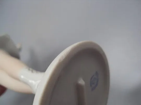 Фигура фарфор статуэтка Барановка фигуристка девушка на коньках спорт высота 25,8 см №14086 Інтернет-аукціон