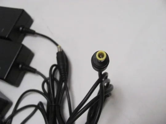 0616 адаптер живлення  DONG YANG DY1233EIEU 12V 3.33A 3 шт НІМЕЧЧИНА Де купити